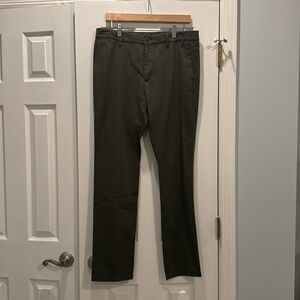 Men’s Norse Projects standard slim 32 waist chinos in green